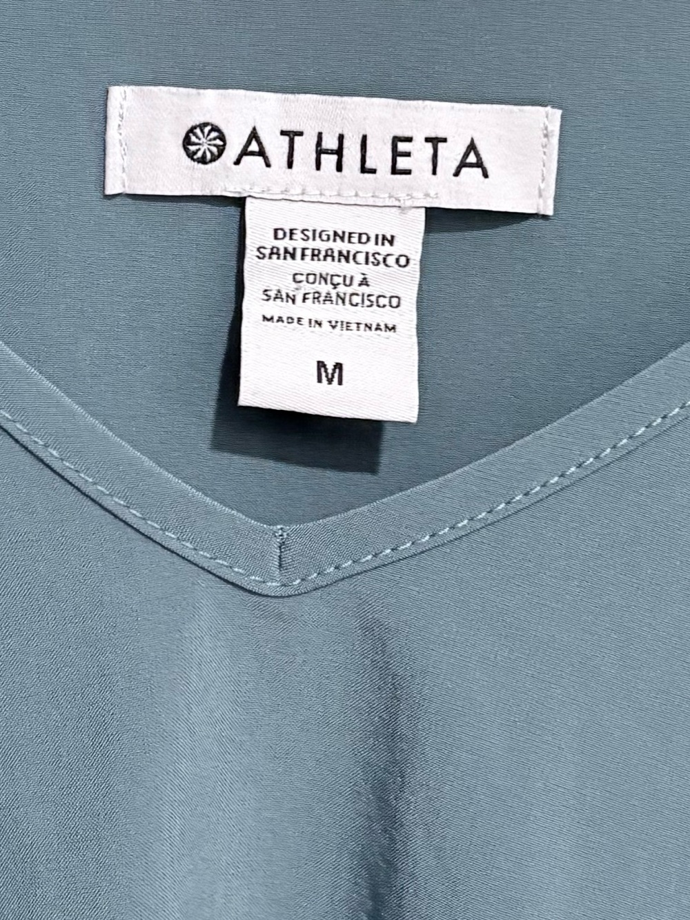 New $108 Athleta Swing Forward Tank Pleated NWT Teal & Black V Neck Sleeveless - Picture 5 of 9